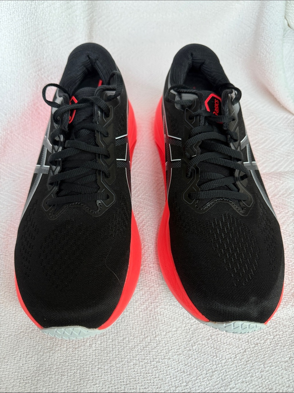 Asics Gel-Kayano 30 Black & Neon Coral Running Sneakers - Picture 2 of 11
